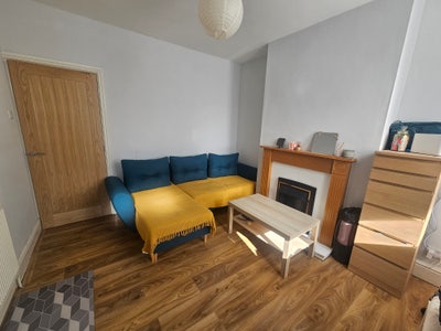 Lovely double room NG7 - recently renovated  Main Photo
