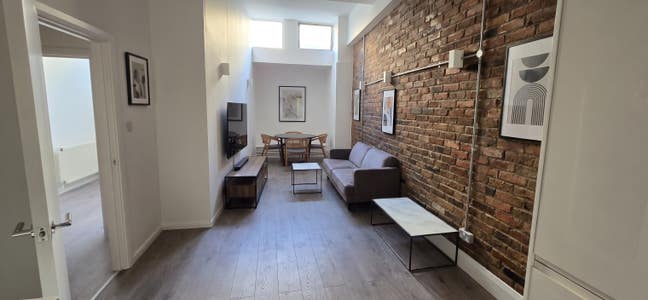 Two Spacious Double Rooms Available in Shoreditch Main Photo