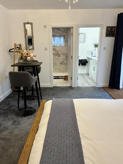 Short term accommodation available  Main Photo