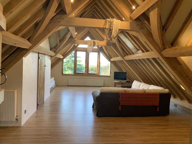 One bedroom apartment in barn conversion Main Photo