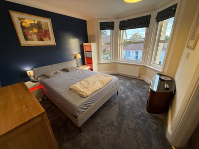 Large double room with an en-suite bathroom Main Photo
