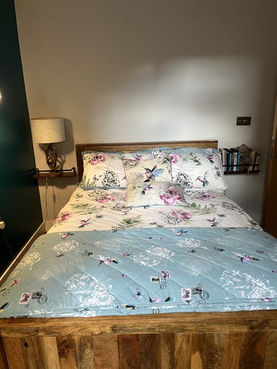 Beautiful Double En Suite Room - Private Courtyard Main Photo