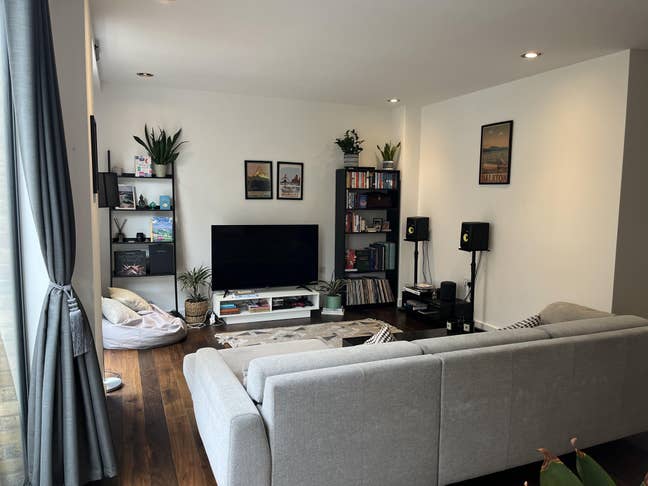 En-suite King Room – Clapham Old Town Main Photo
