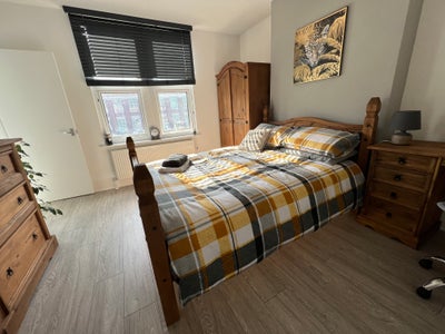 Spacious Double En-Suite: Bills Included: 1Gb Wifi Main Photo
