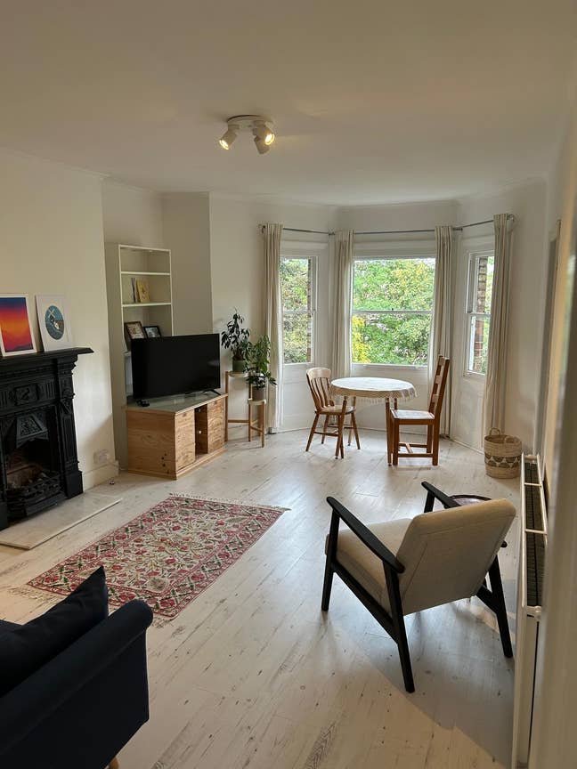 Room available - great flat/ area Main Photo