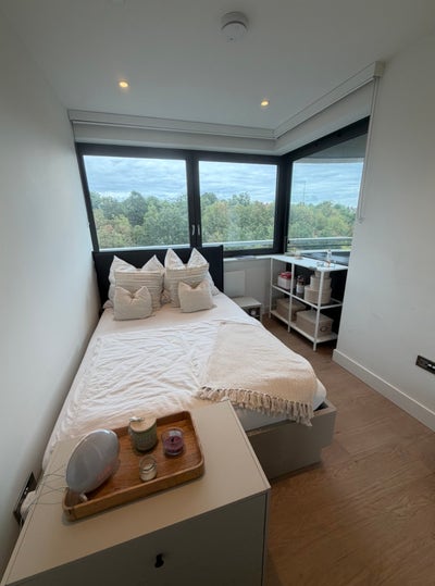 Double Room in a Modern Flat | GYM + Workspace Main Photo