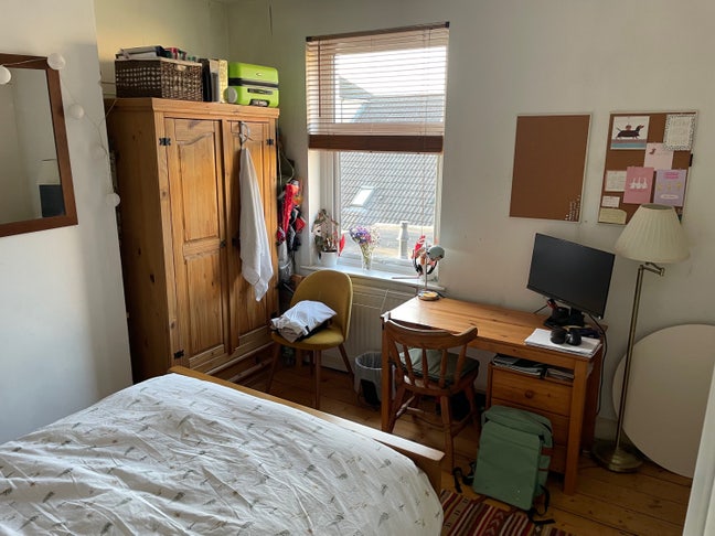 Double room to let in a 2-bed house-share VP- Bath Main Photo