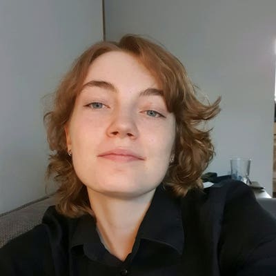 Professional female looking for 1-2 flatmates Main Photo