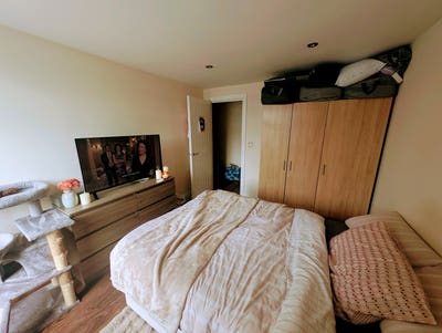 Double room in South Wimbledon  Main Photo