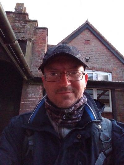 47 year old Male seeks a single or double room Main Photo