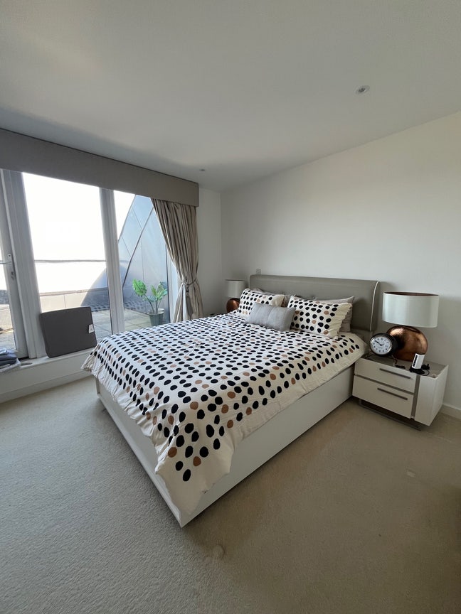 🏡 Furnished Room with En-suite in NW London Main Photo