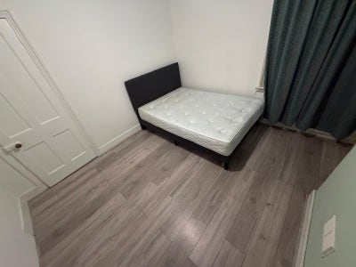 Decent Double Room for &pound;750 Main Photo