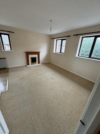 One bedroom flat in Fordingbridge  Main Photo