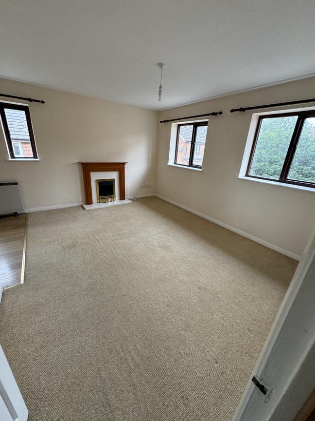 One bedroom flat in Fordingbridge  Main Photo