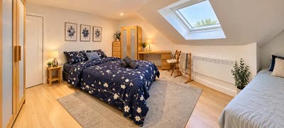 🌿 Spacious & Peaceful Double Room in Brentford Main Photo