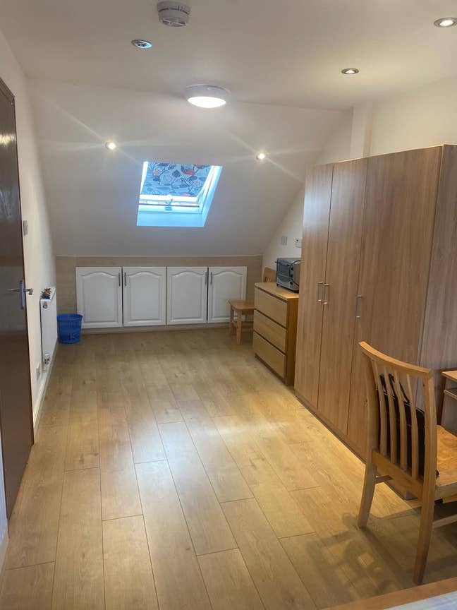 EXTRA-spacious Double Room/Loft Bedroom For Rent Main Photo