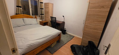 Spacious double room in M9       Main Photo