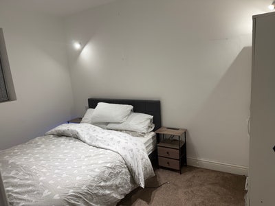 Large Fully Furnished Double Bedroom in Barnsley  Main Photo