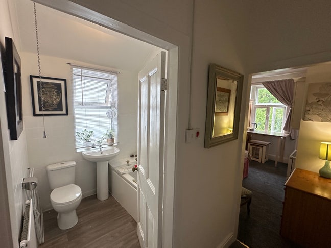 Move in now! Ensuite room Nr Birmingham city,shops Main Photo
