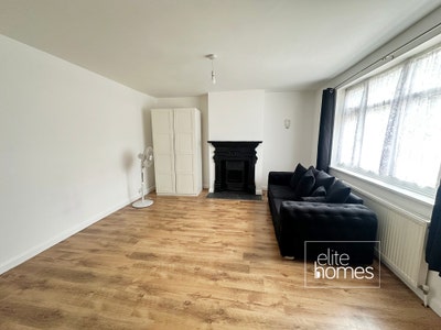 Room to Rent – Edmonton, N9 (Single Occupancy) Main Photo