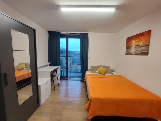 Double Rooms-Walk to Canary Wharf E14 area Main Photo