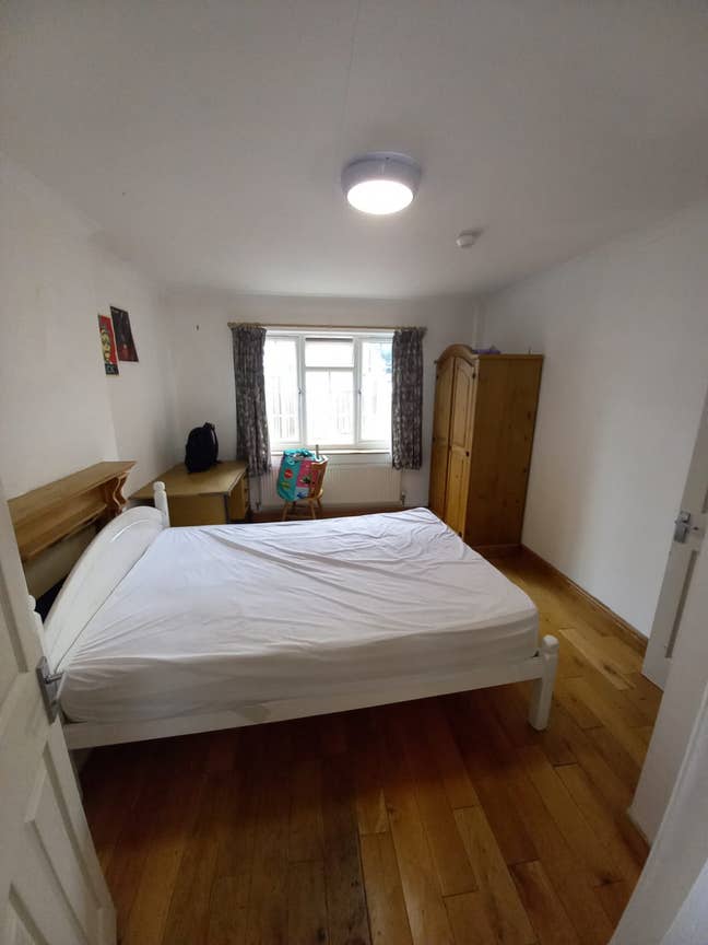 Large en-suites in 3-beds student house,beeston  Main Photo