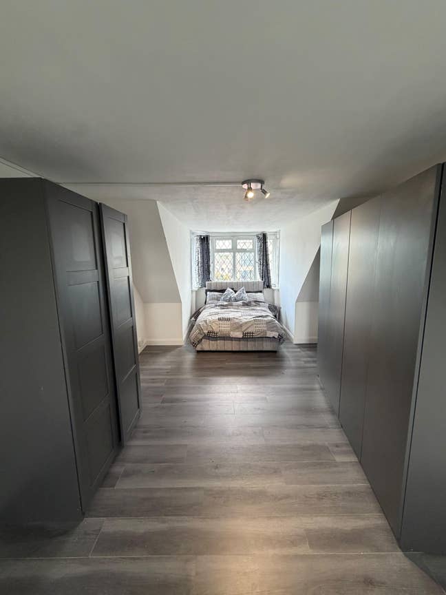 A very large double room available  Main Photo