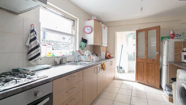 Delightful 5 bed house with garden, Kensal Rise Main Photo