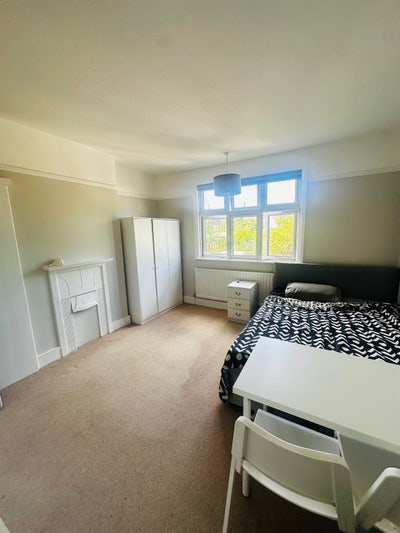 Double Room available in Harrow Main Photo