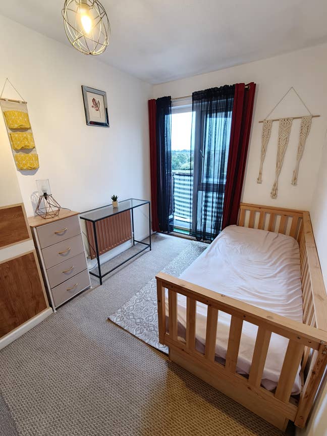 Room with Balcony Kingshurst B37 Main Photo