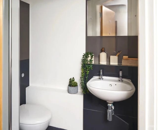 Student Large En-suite Takeover - bills included Main Photo