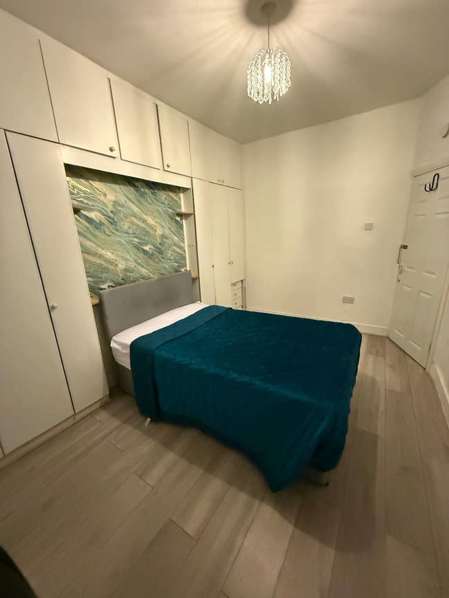 Large double room with private bathroom Main Photo