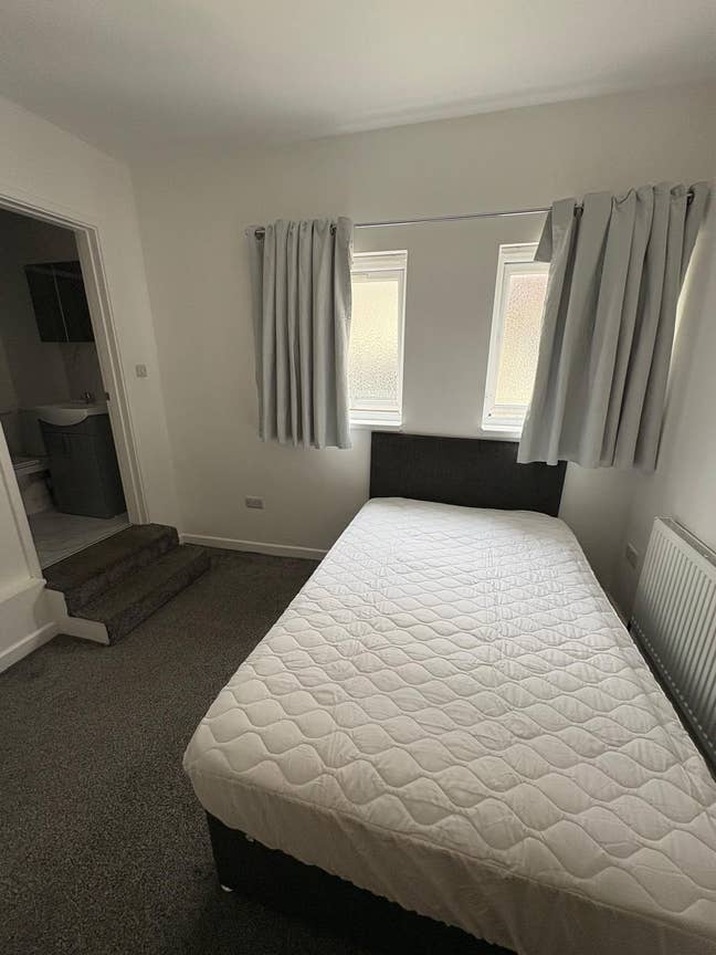 En Suite Rooms - Hoole  Main Photo