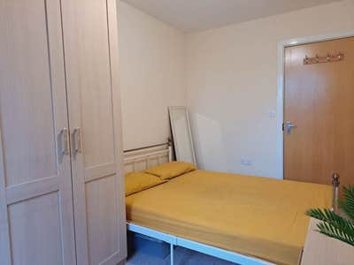 En-Suite Double Room Is Available - CR2 6DT Main Photo