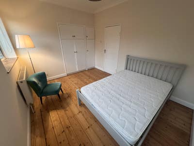 Large double Bedroom 3 mins from Clapham South Main Photo