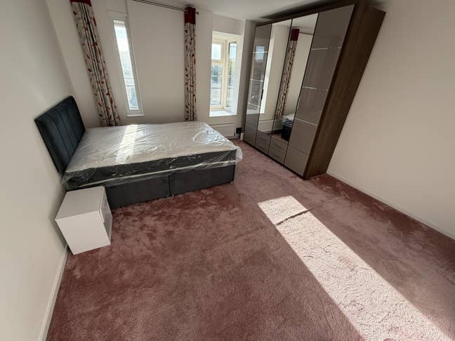 Room in a Shared House, North Eleventh Street, MK9 Main Photo