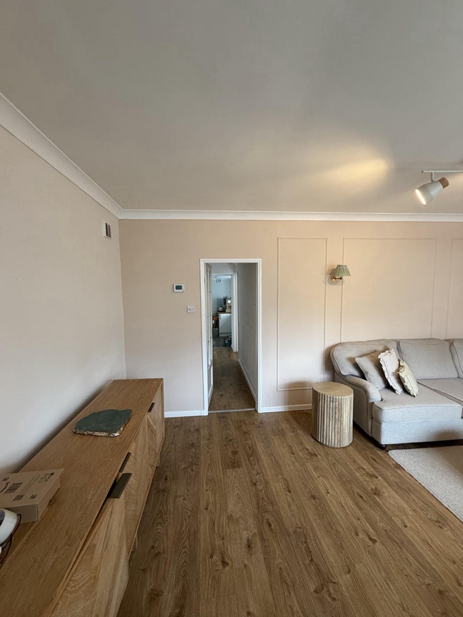 1 bedroom flat to rent - furnished / Female only  Main Photo