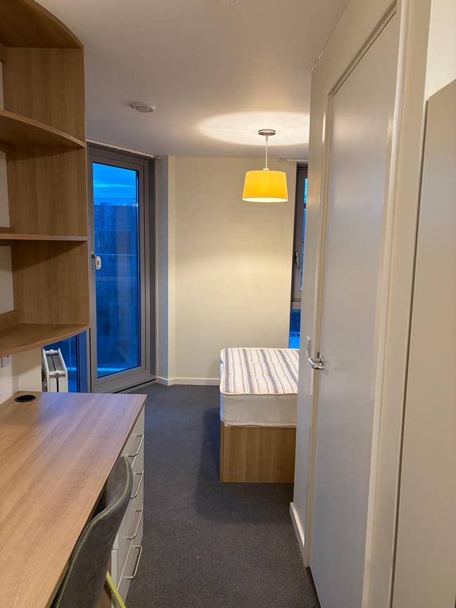 Moonraker Point Studio Apartment  Main Photo