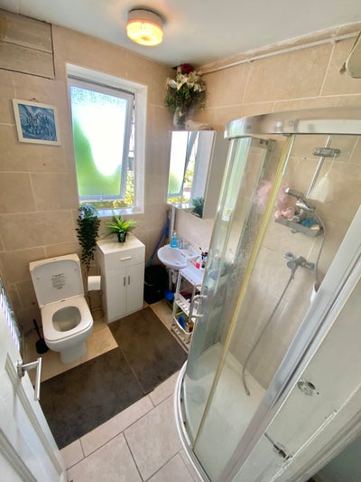 Double Room in Quiet Tooting Bec – 5 Mins to Tube Main Photo