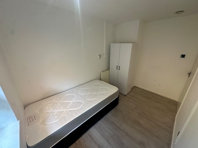 ** Brand New Single Room in Stratford *** Main Photo