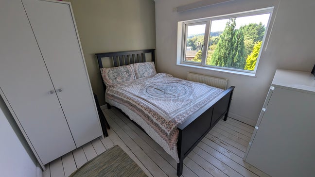 Double Room in Burley – Cleaner & Bills Incl. Main Photo