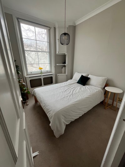 Room in 2 bed top floor apartment, large terrace Main Photo