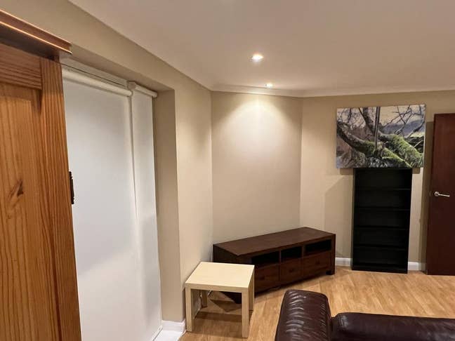 Modern Large Room with Balcony Main Photo