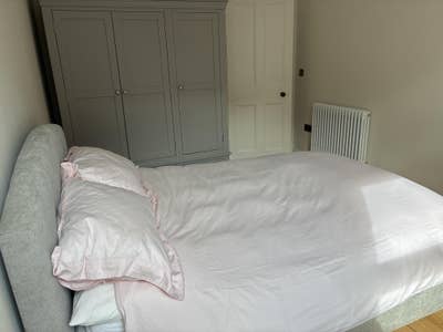 Beautiful furnished double room in a stylish home Main Photo