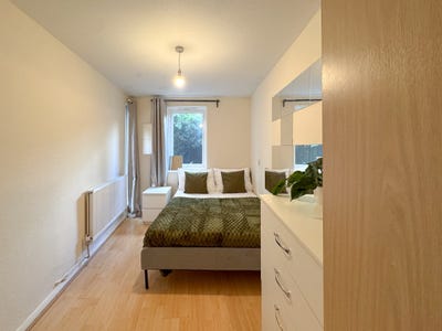 Double Bedroom available now - Holloway Main Photo