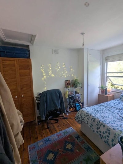 Cosy Town house over looking park 🥰 Main Photo