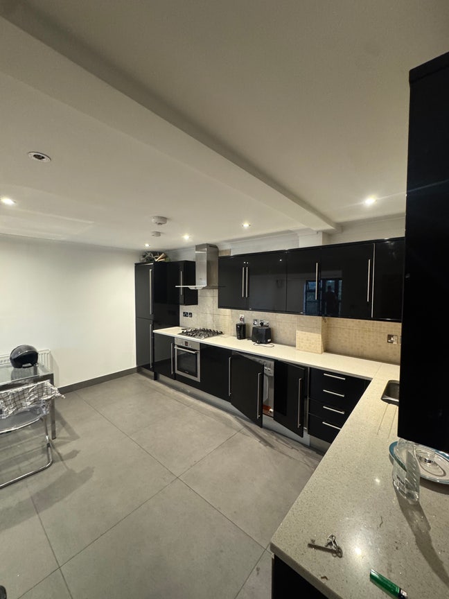 ✨ Stunning Modern 2-Bed Flat – Mile End E3 ✨ Main Photo