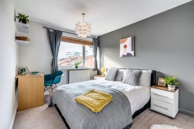  Modern Room - Close to Bracknell Town Main Photo