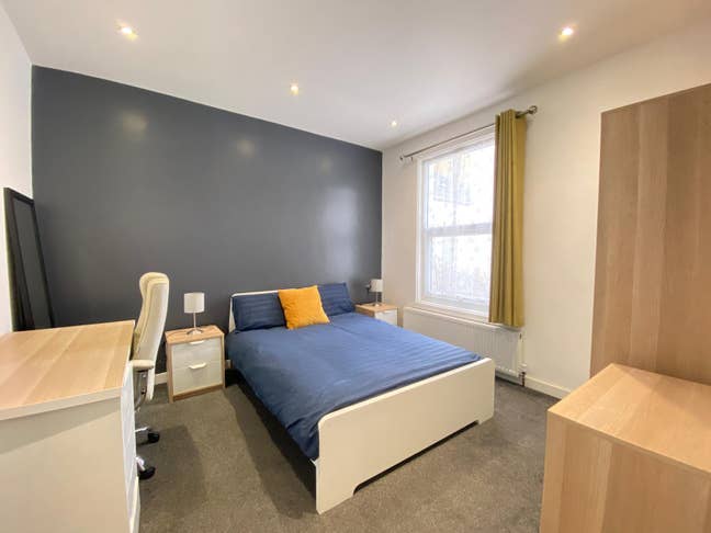 Double Room - Nearby Mainline Station Main Photo