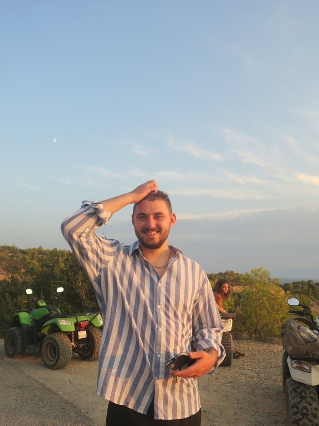 Friendly, easygoing, working professional  Main Photo
